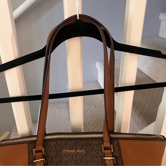 MICHAEL KORS CHARLOTTE LARGE TOP ZIP TOTE SHOULDER BAG MK BROWN - Picture 5 of 9